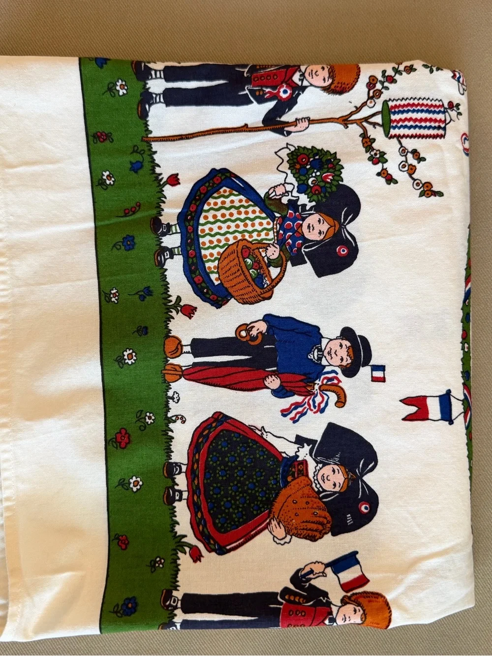 Vintage Beauville Hansi Tablecloth Alsatian Motif
